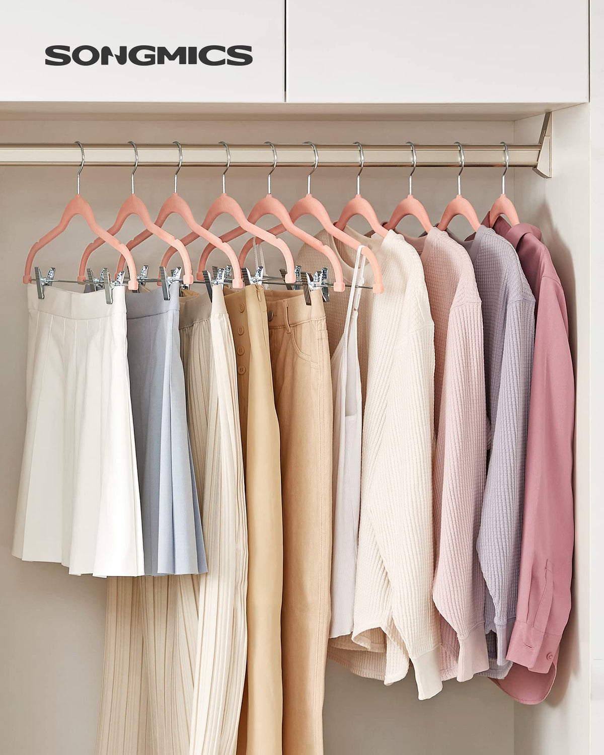 SONGMICS adjustable clip hangers secure pants and skirts without slipping.