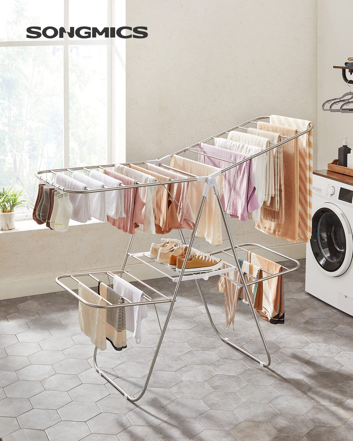 SONGMICS height-adjustable wings to fit shirts, pants, and dresses