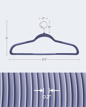 Songmics curved shoulders protect garments from creases and marks.