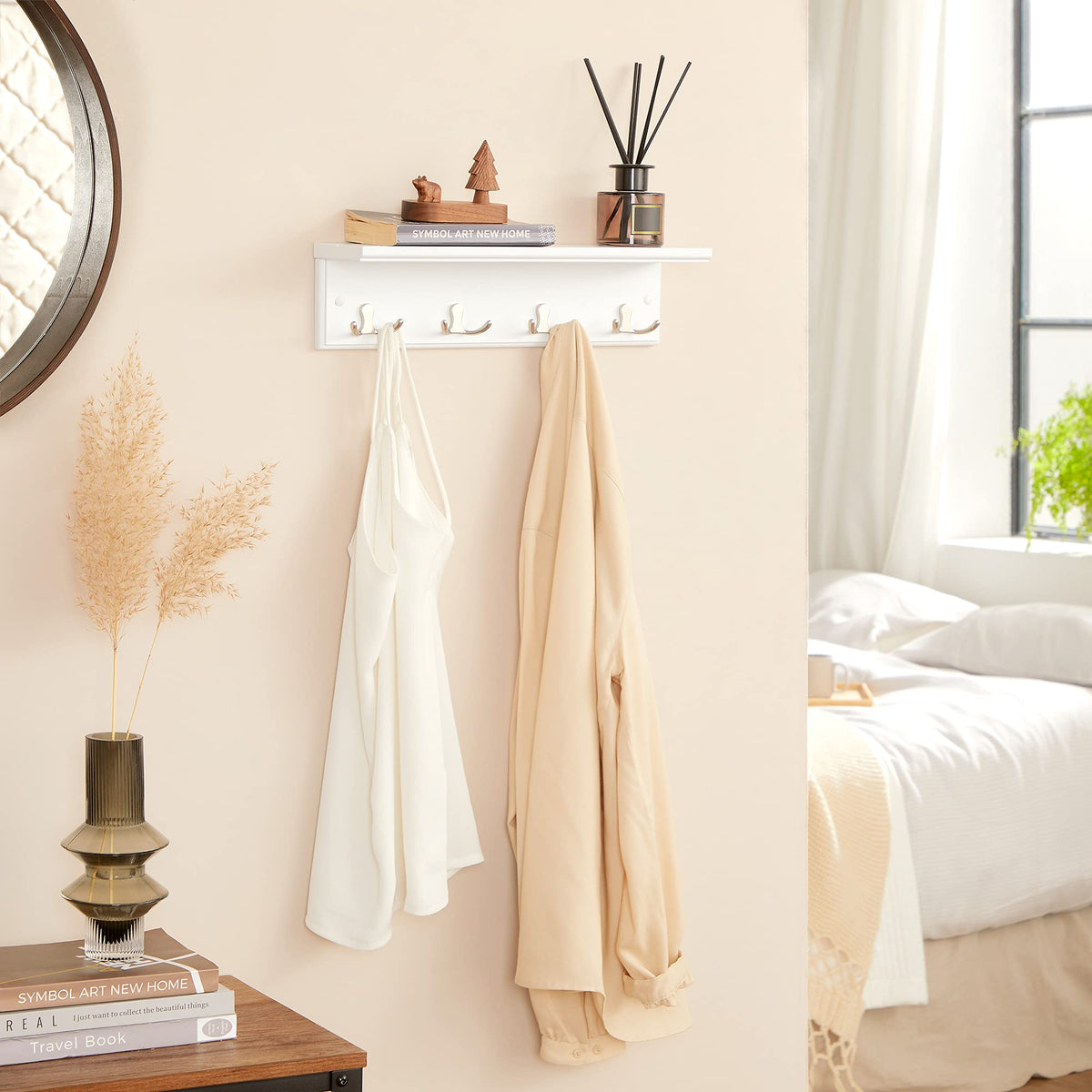 Songmics decor-friendly shelf space for photos and small plants