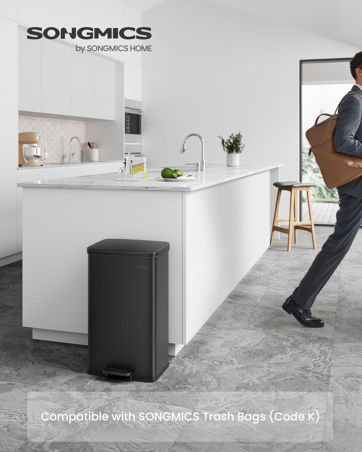 SONGMICS trash can in stainless steel resists rust and wipes clean