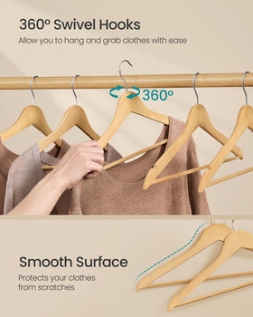SONGMICS smooth surface prevents snags and protects garment shape.