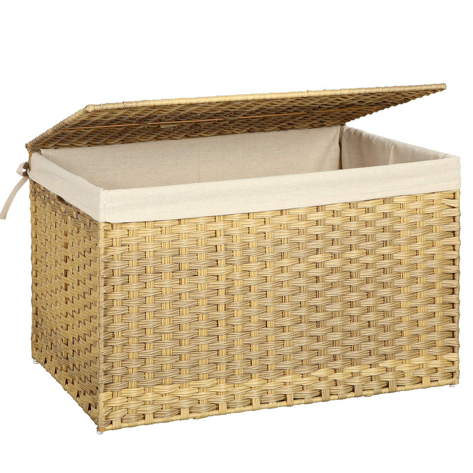 SONGMICS storage basket with lid shows natural woven texture for tidy spaces and easy access.