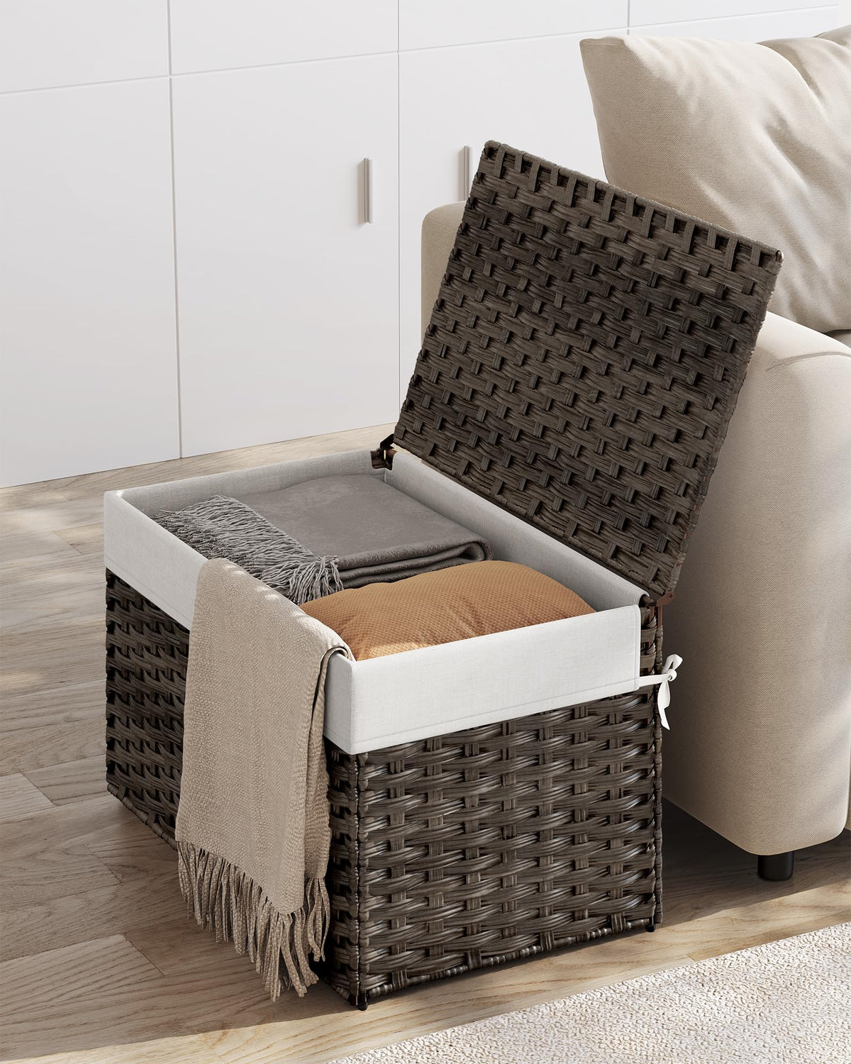 Waterproof PP rattan exterior of SONGMICS basket keeps contents dry