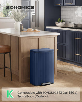 SONGMICS soft-close lid minimizes noise during kitchen tasks.