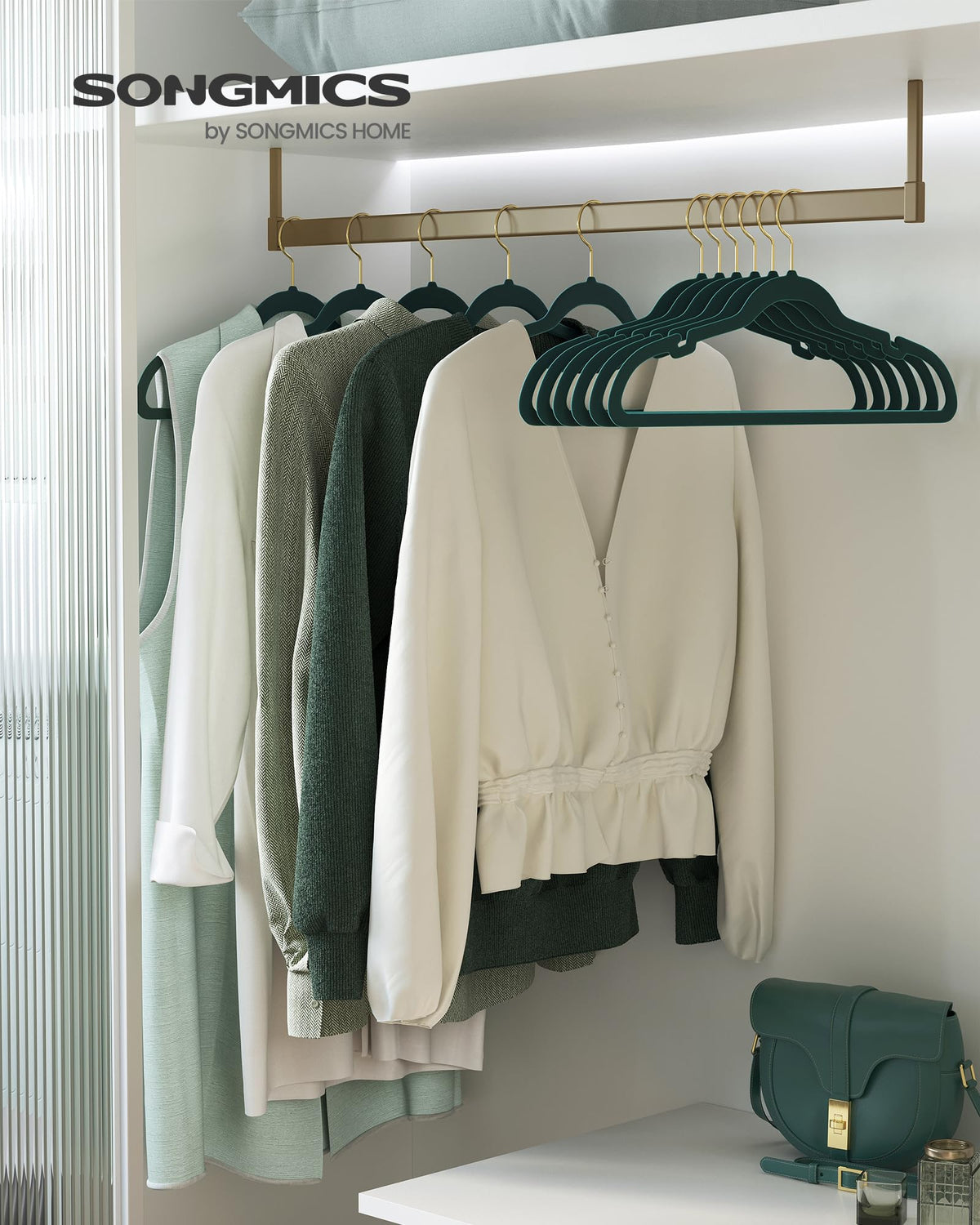 SongMics velvet hangers feature anti-slip surface to prevent slipping.