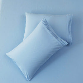 SONORO KATE wrinkle-resistant sheets maintain a smooth look.