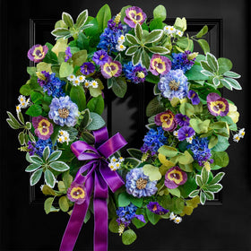 Soomeir indoor-outdoor ready wreath works indoors or outdoors.