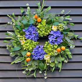 Soomeir summer wreath ideal for indoor and outdoor decor.