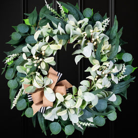 Soosubel decorative wreath makes a thoughtful year-round gift option.
