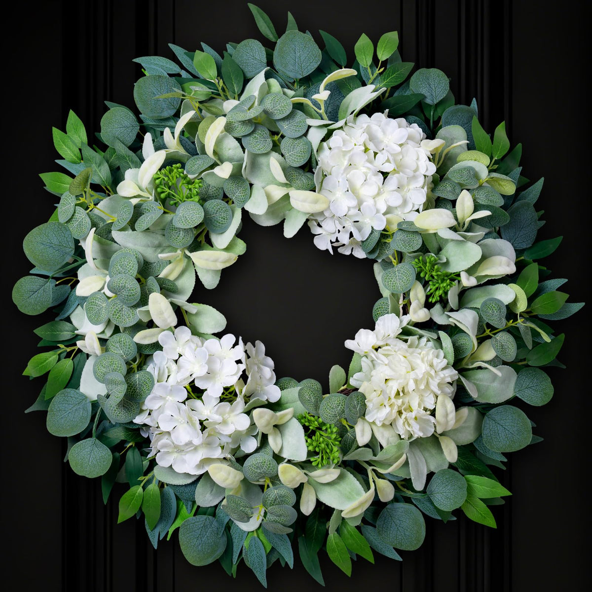 Soosubel wreath after unboxing, easy fluffing helps restore fullness quickly.