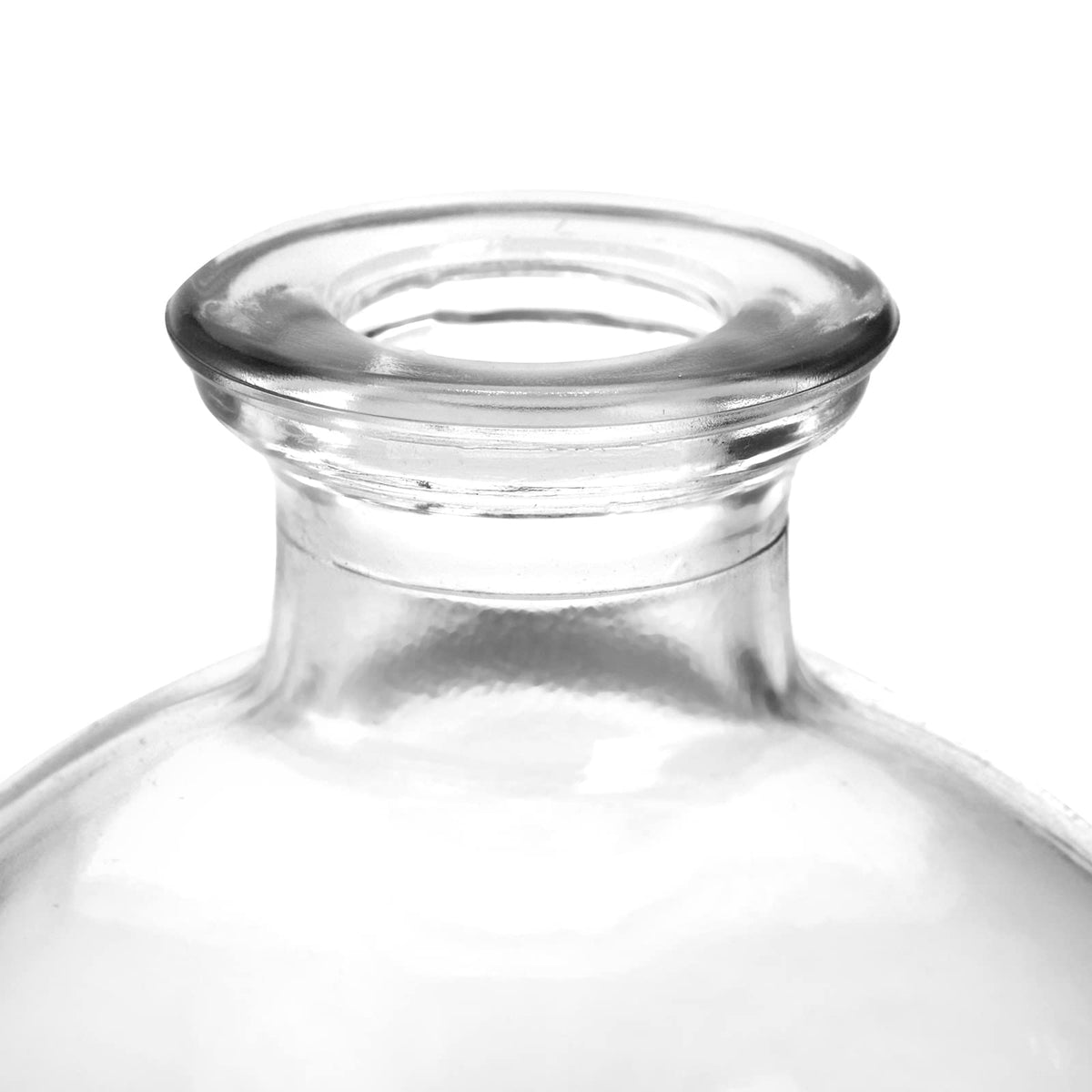 SOUJOY premium clear glass vase adds durability and easy cleaning.
