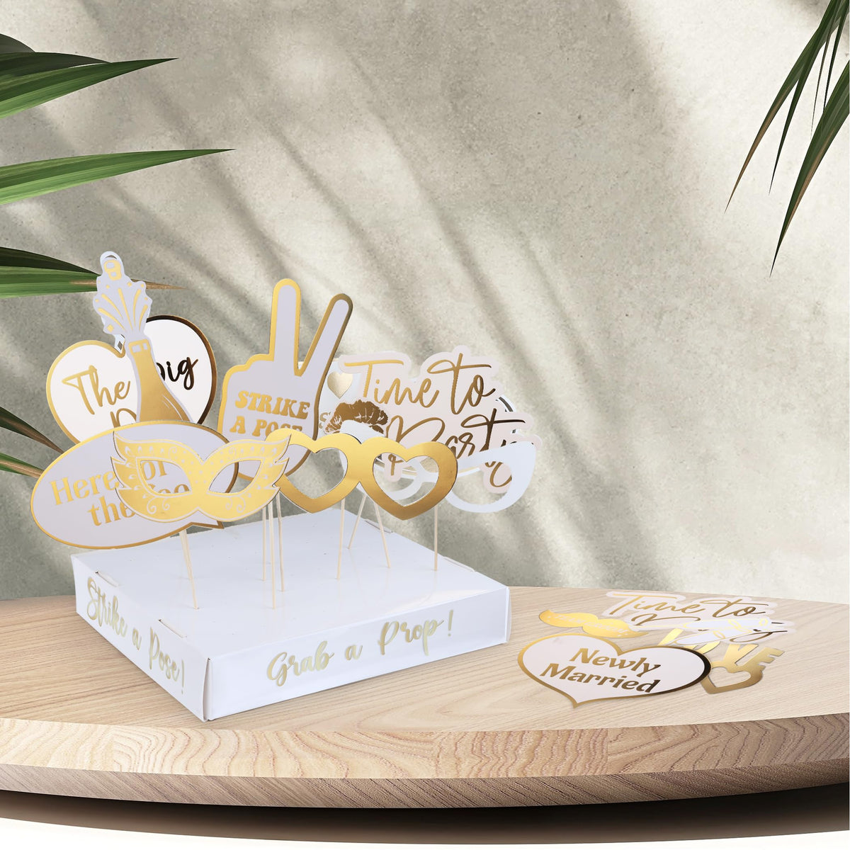 Soul Shift prop stand presents an elegant display, keeping props organized for seamless reception setup.