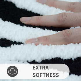 Sovelor plush microfiber bath mat offers cloud-soft feel and quick-drying performance.
