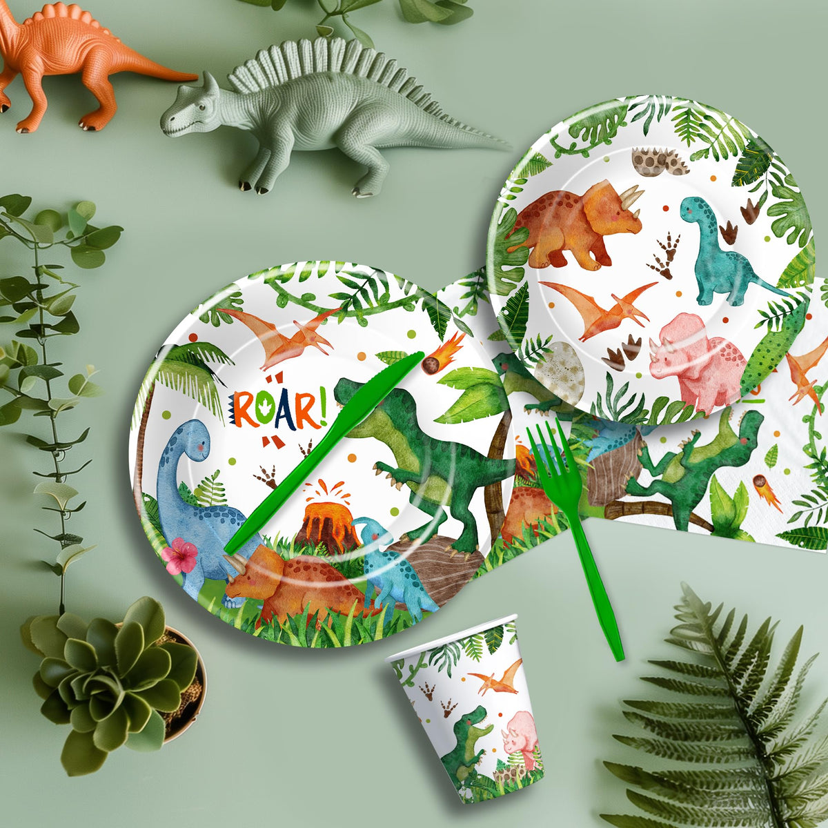 Srua Don dinosaur cups for spill-friendly drinks during party games.