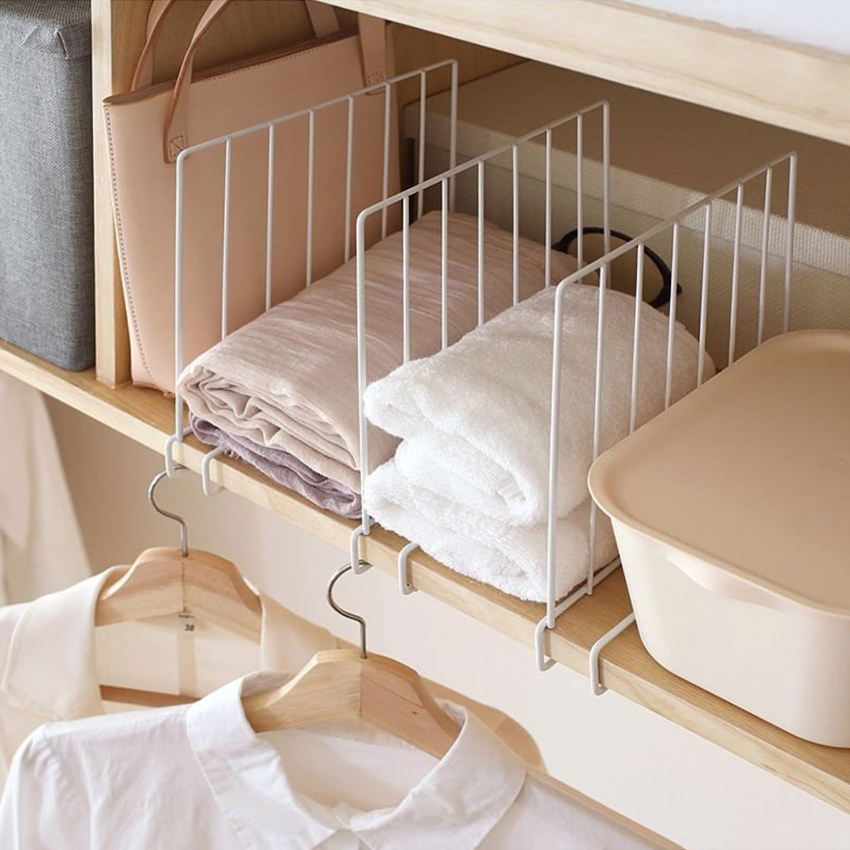 SSAWcasa purse and bag separation on shelf with tidy visibility.