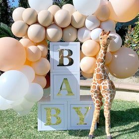 Gold-printed letters shimmer and attract attention at parties.