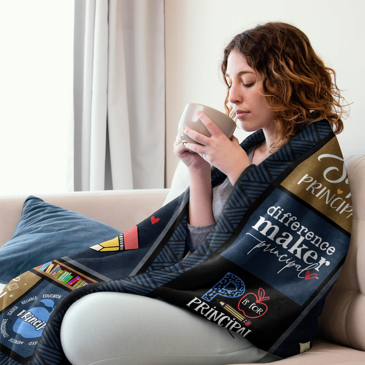 Dark blue Stbyiz principal blanket conveys elegance and leadership.
