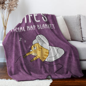 SteadStyle 50x60 inch purple blanket demonstrates generous size for shared moments.