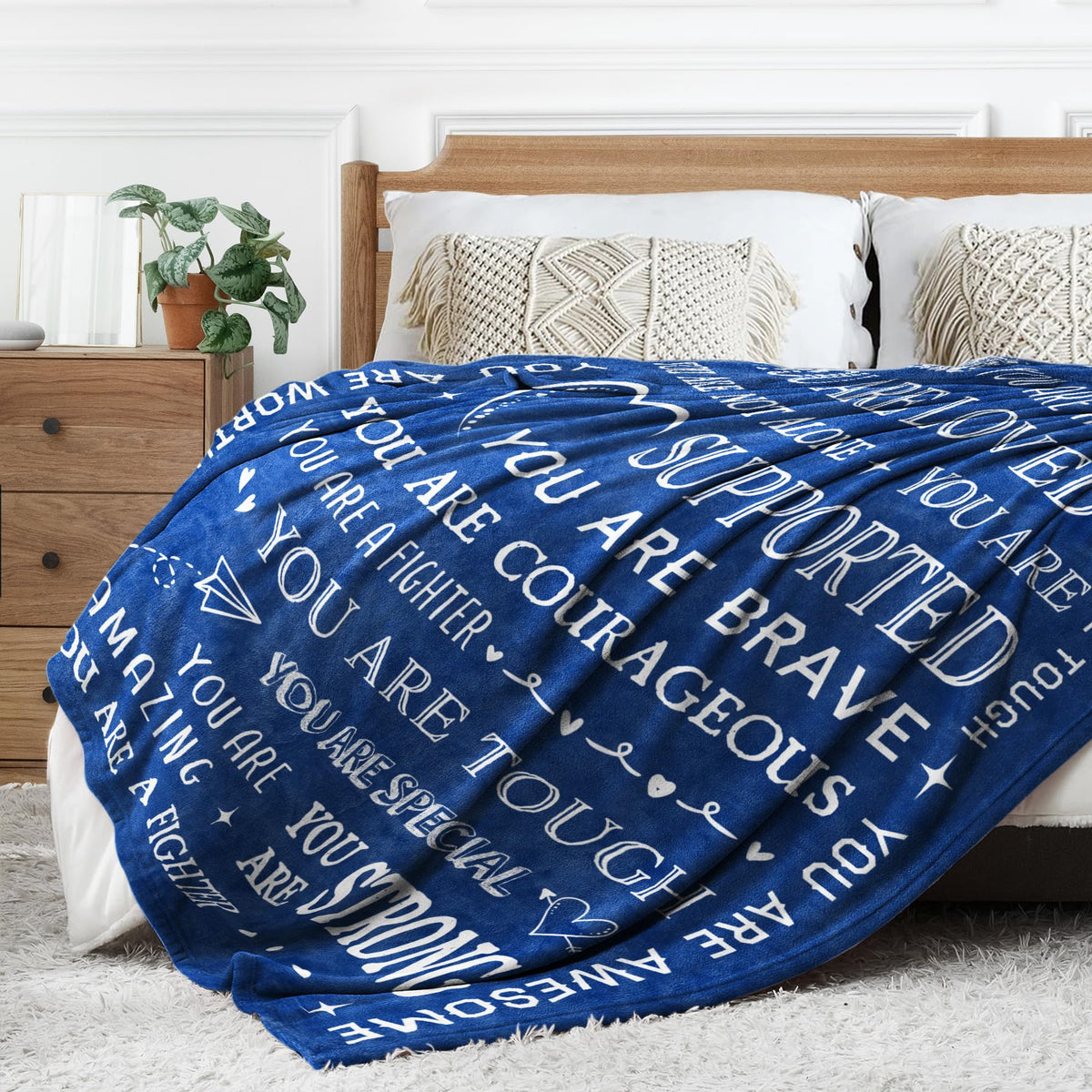 SteadStyle blanket designed for indoor and outdoor use across all seasons.
