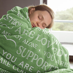 SteadStyle Get Well Blanket features anti-pilling fabric for lasting softness.