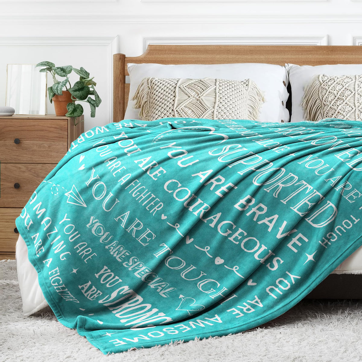SteadStyle lightweight, cozy, fluffy blanket ideal for couch or bed.