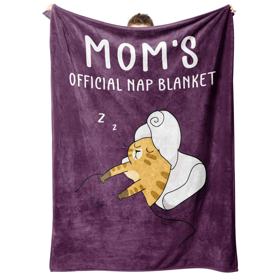 SteadStyle mom gift blanket nap-cat illustration, cozy cuddle for gifting.