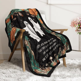 SteadStyle seasonal uses blanket suitable for year-round comfort