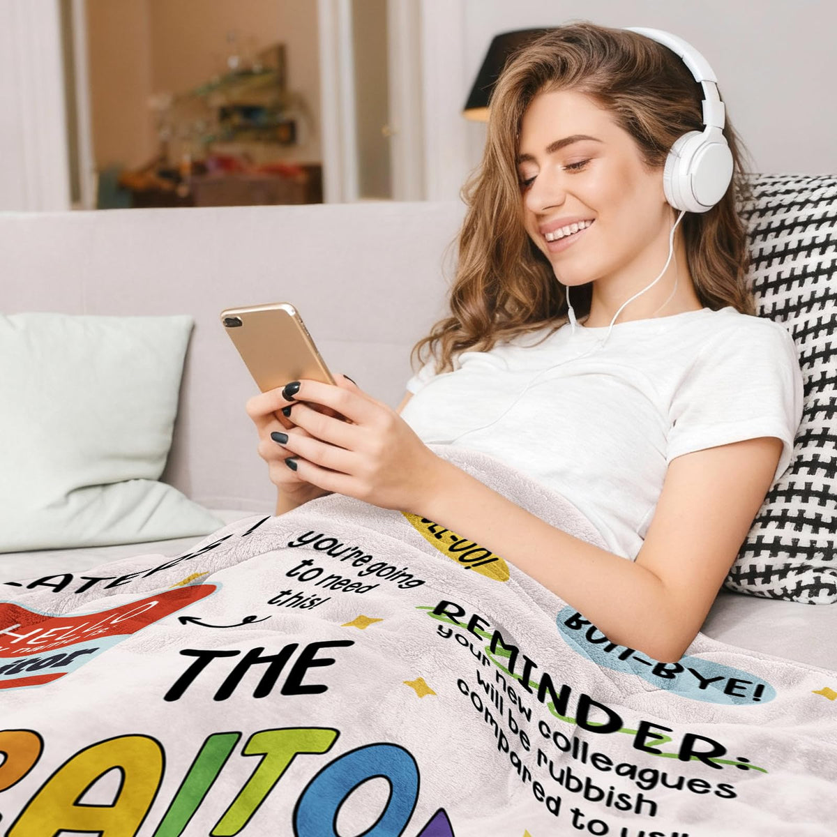 Stelogiift leaving gift blanket for women highlighting cozy warmth and style.