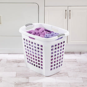 Sterilite hamper's sturdy construction and reinforced rim support heavy loads comfortably.