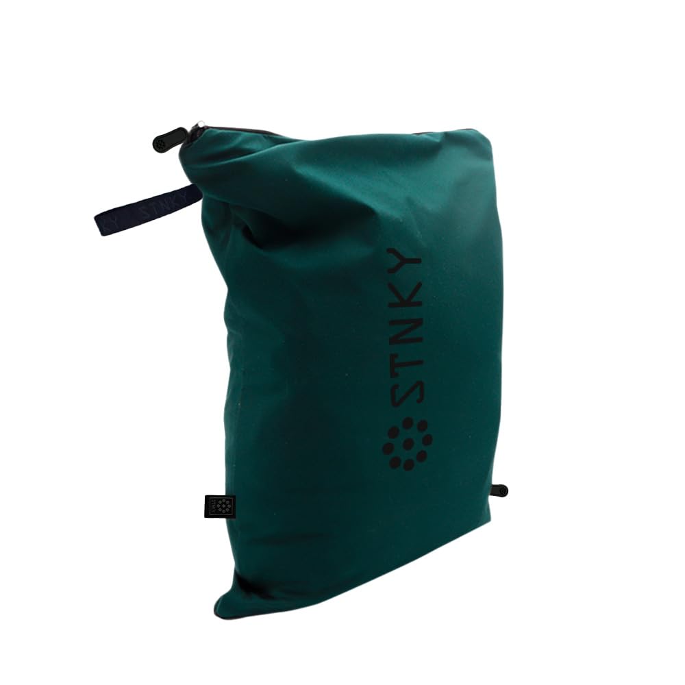 STNKY Bag Pro internal mesh keeps gear organized and breathable during workouts.