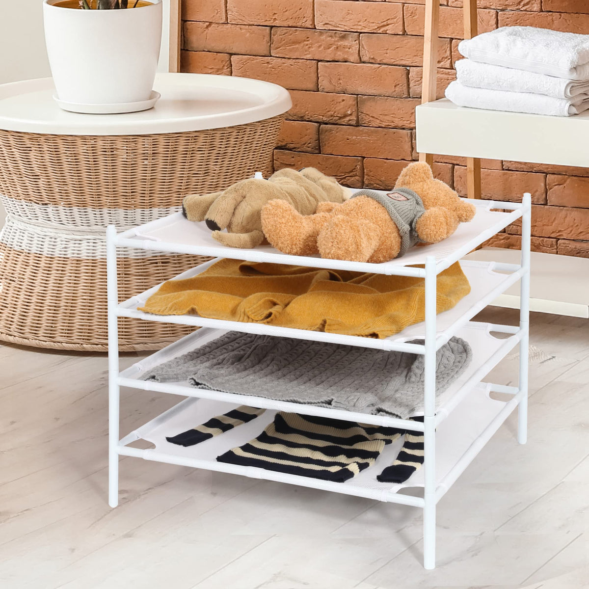 Storage Maniac mesh design prevents snagging on delicate fabrics.