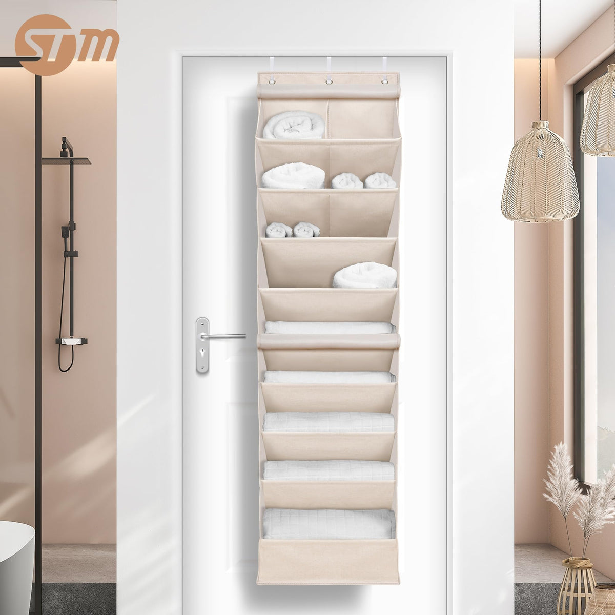 Storage Maniac easy-access pocket design simplifies grabbing items.