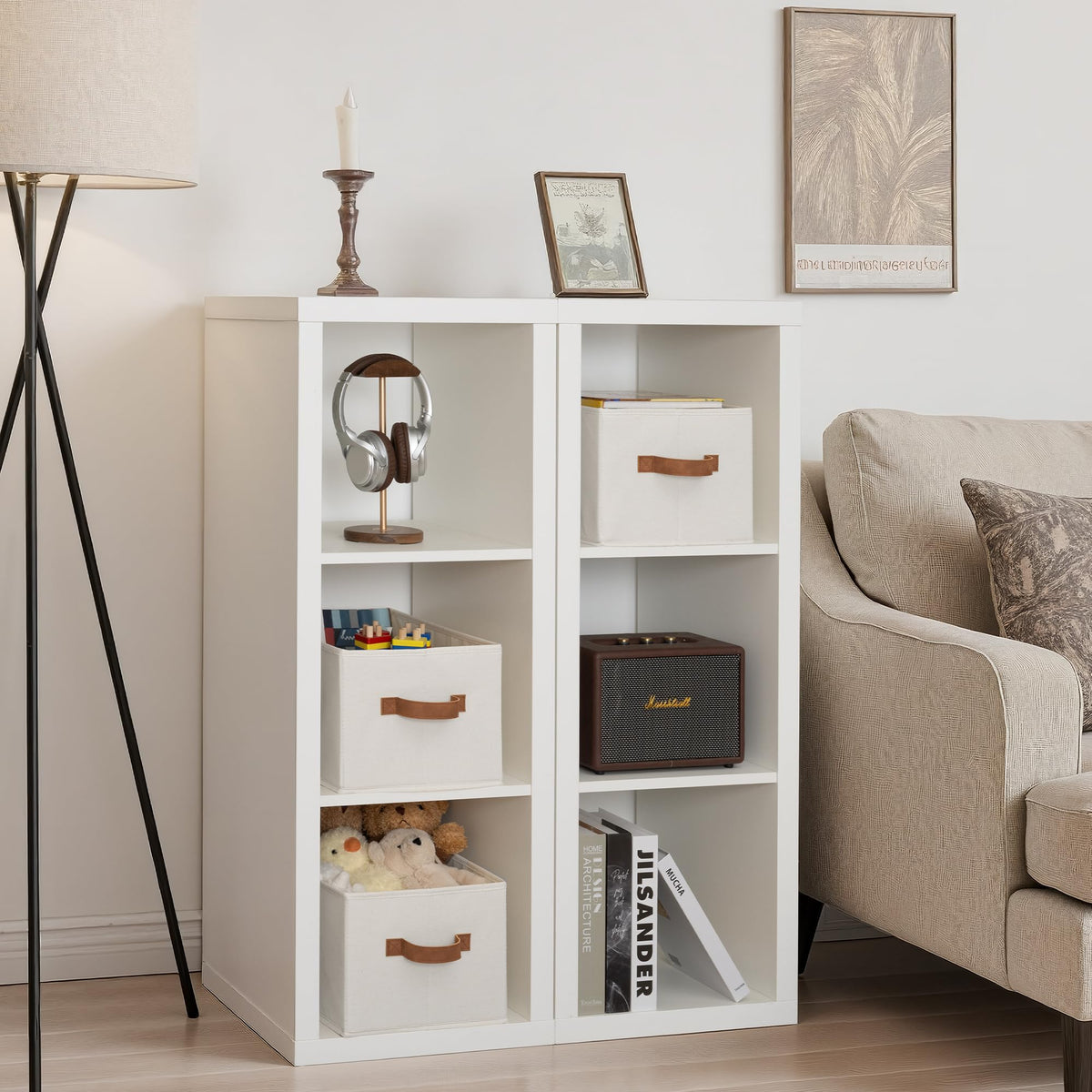 StorageWorks dual PU handles allow easy transport between spaces.