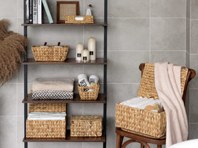 StorageWorks lid protects contents from dust on display