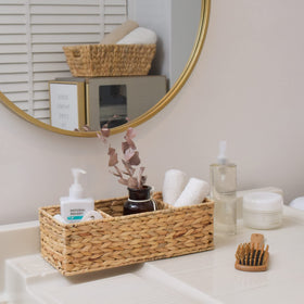 StorageWorks middle-enlarged compartment accommodates larger items