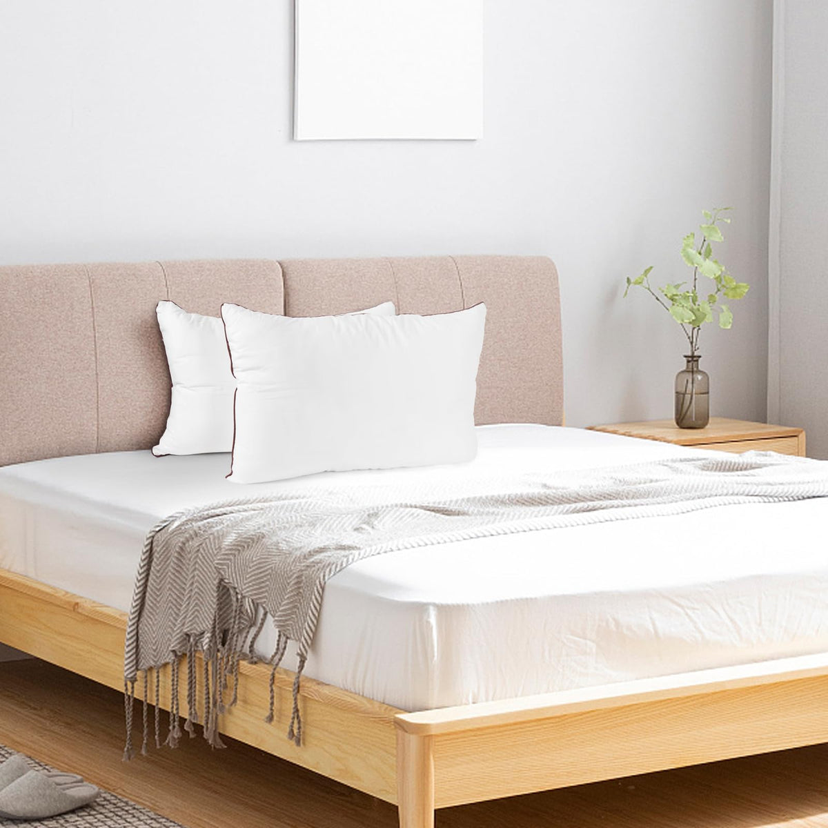 Subrcamos bedroom setup with luxury pillows at home.
