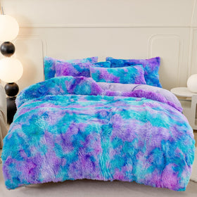Close-up of SUCSES plush shaggy fabric in blue and purple tones.