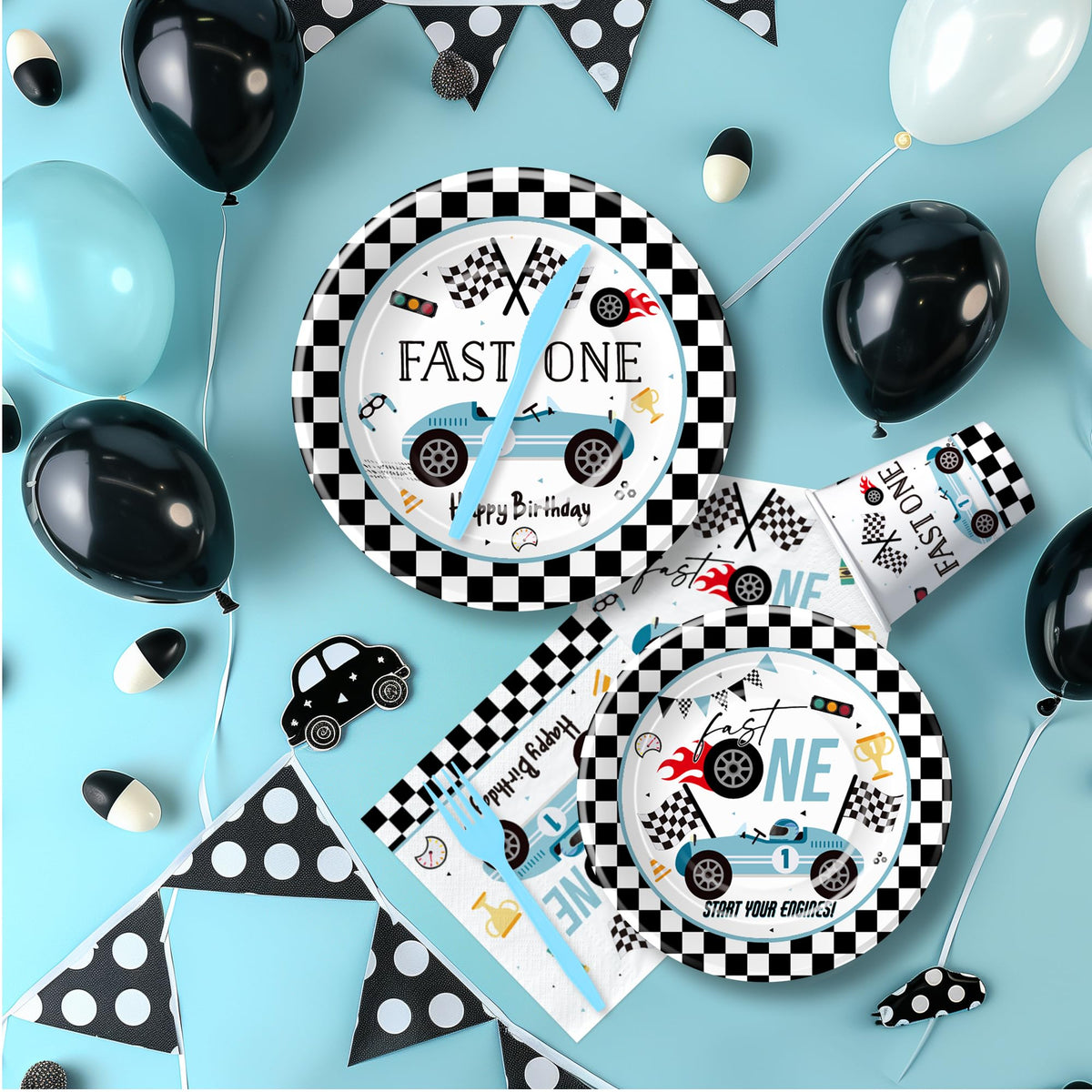 Suhelkit Fast One blue race car table decor creates a cohesive party scene