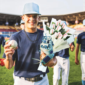 Suhine baseball-pattern roses add sporty flair to rooms