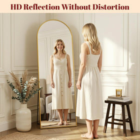 Suidia leaning full-body mirror ideal for quick outfit checks