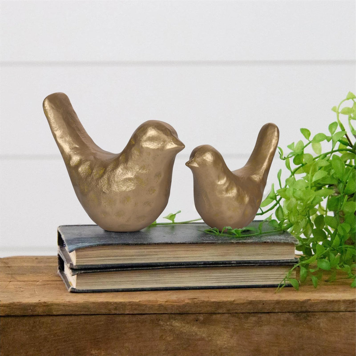 SUJUN vintage brass finish bird decor elevates living spaces with refined texture.