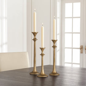 SUJUN wedding and dining centerpiece enhances ambience with candlelight.