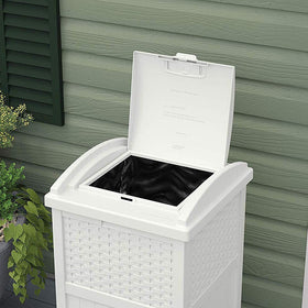 Suncast weather-resistant resin trash can withstand outdoor conditions.