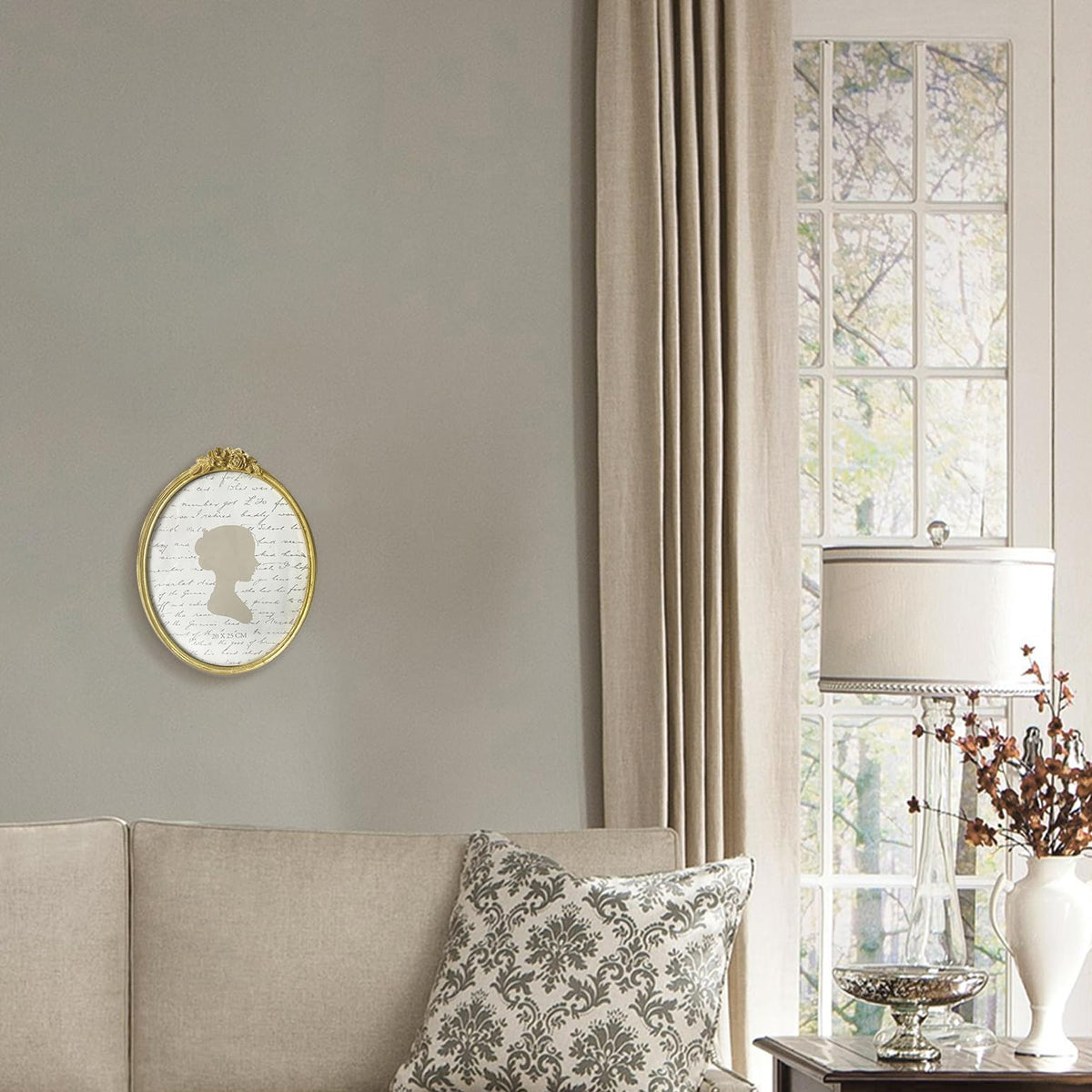 Sunlit Vintage Frame gift-ready design makes a thoughtful present for special occasions.