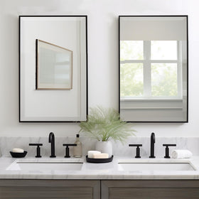 Sunniry reflection detail highlights crisp image for grooming and makeup.