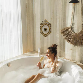 Superjackwang bedroom decor with champagne button creates luxe ambiance.