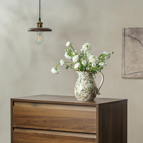 Sure YUESI centerpiece vase for dining tables, creating a welcoming focal point