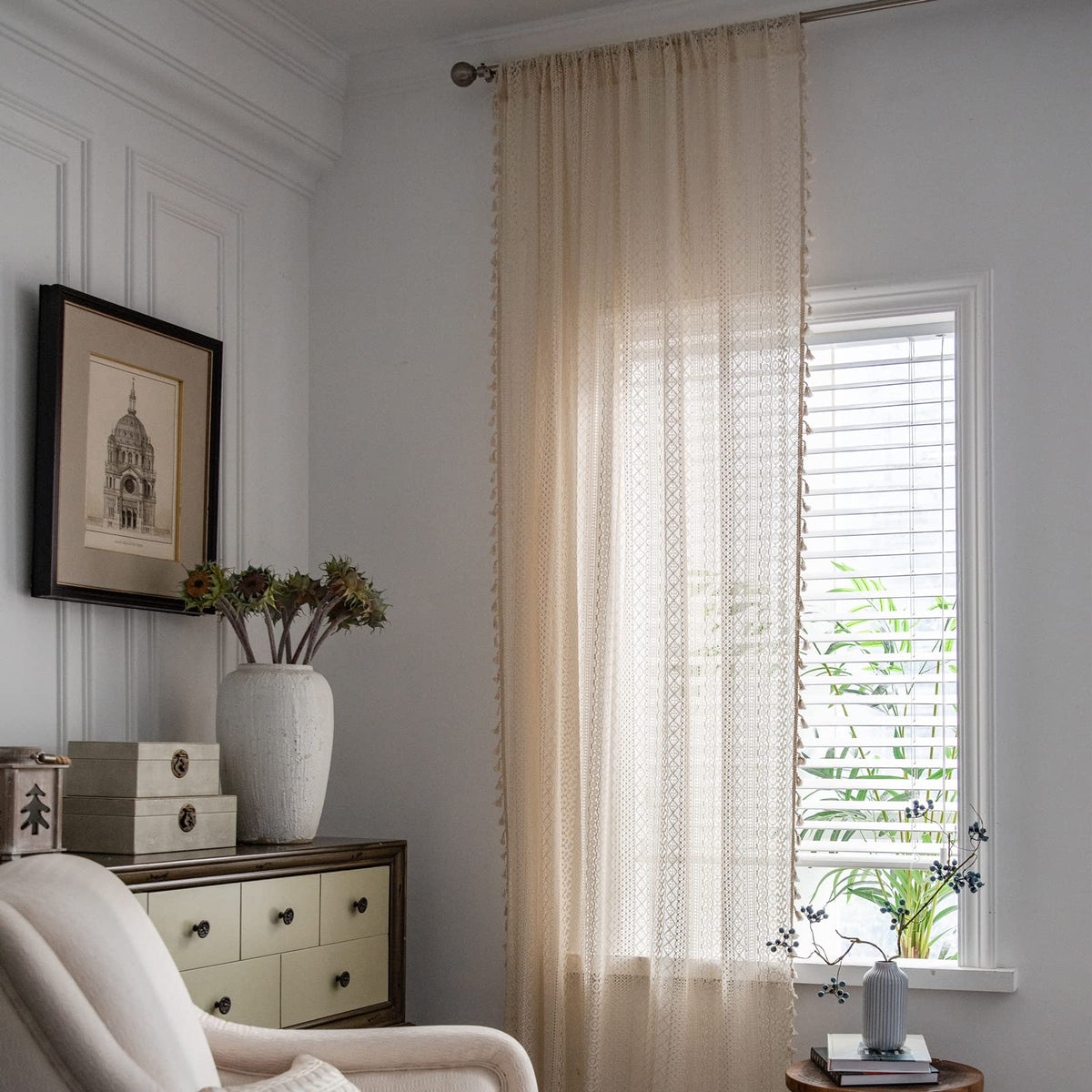 Sutuo Home easy-care curtains are machine washable for simple upkeep.