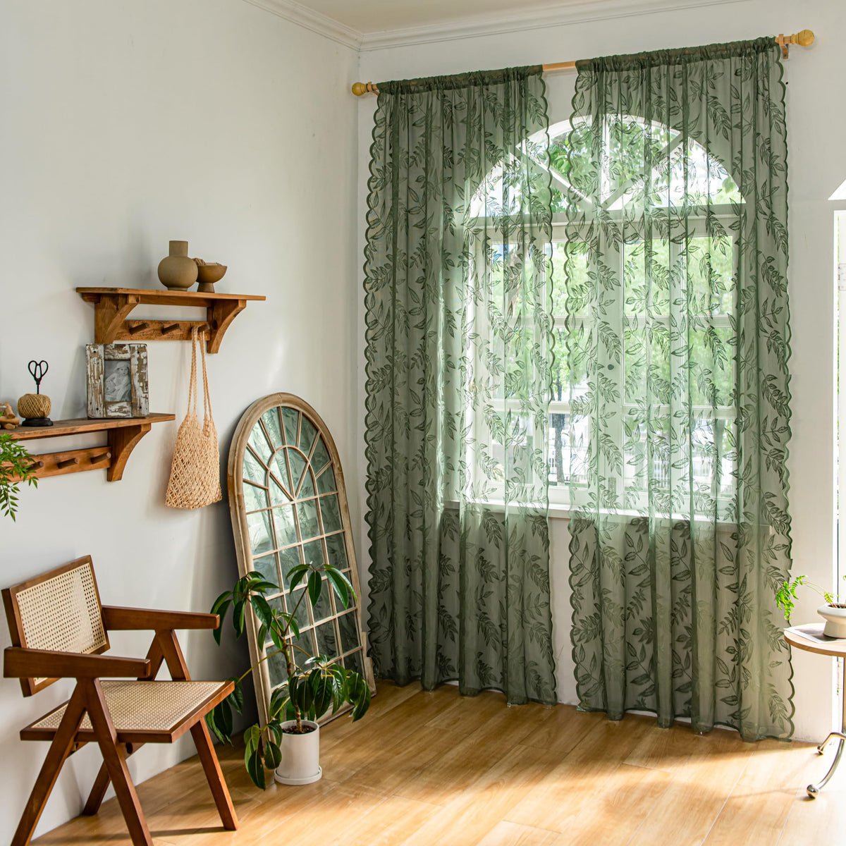 Sutuo Home leaf-embroidery lace closeup shows delicate vintage pattern.
